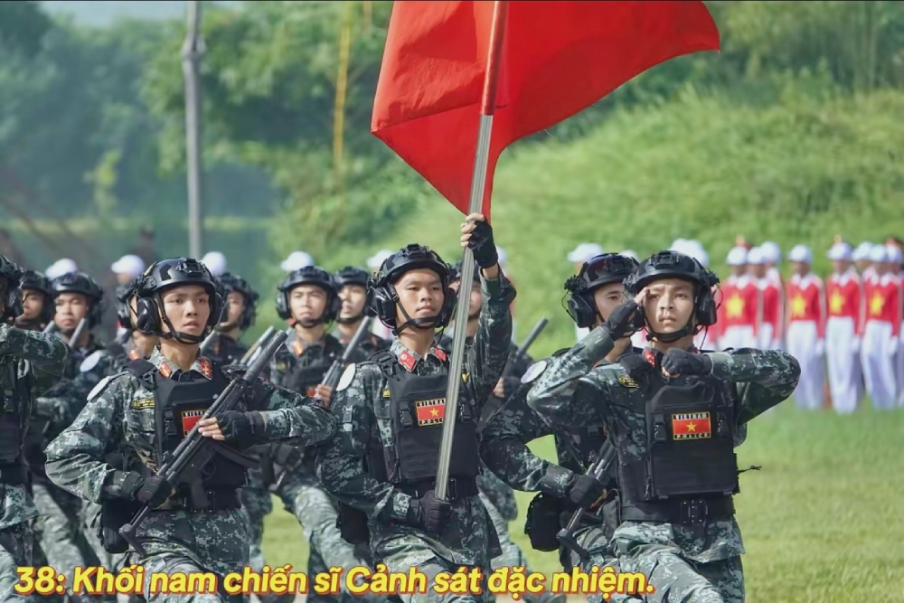 Khối nam chiến sĩ Cảnh sát đặc nhiệm